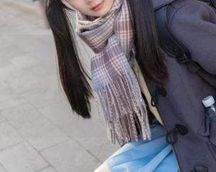 柴系小乖 – 啧，夜夜的新作白丝JK让我再次对原图的迷人之处感慨不已，是我眼花了吧。