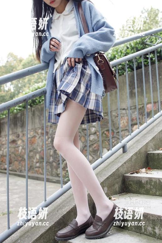 森萝财团 - 空姐套图之小梓：明明可以靠脸，偏要靠身材！