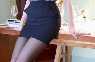 模范学院 – 打破常规，良人非爱人的最新写真搭上皮衣的火花。