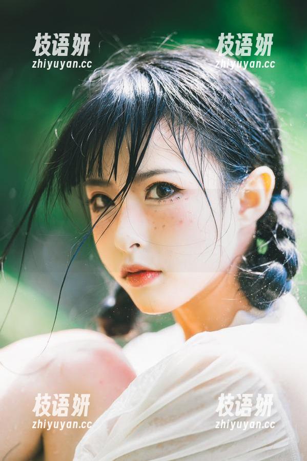 爱宕兔女郎？噢不，是清水由乃的高清套图，肆意释放那种朦胧的美感，我已经上头了。