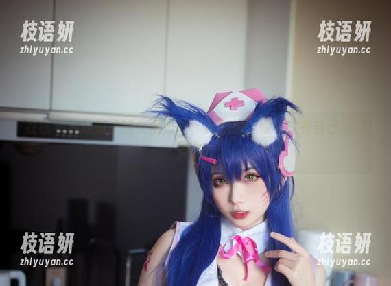 在线看清颜颜子的女巫照片，我在想：她有没有自己试过咒语？