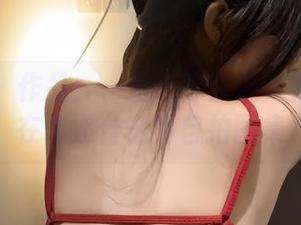 微密圈 – 作品：一组让你怀疑火龙果羊是在传递什么的自拍图集