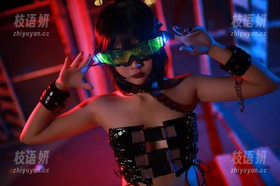 完全形象化，炸蛋Boom牛仔裤在线原图，给了我一点不欲言的冲动