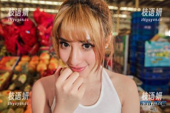 爱丝 - 拍网袜的何冉，分享她的创造力，服装搭配没她来的刺激。