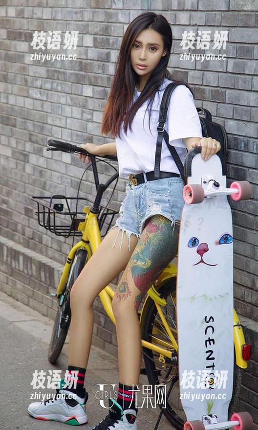 爱尤物 - 原图里的居家温心怡，是不是每个人心中都藏着一颗“宅”？