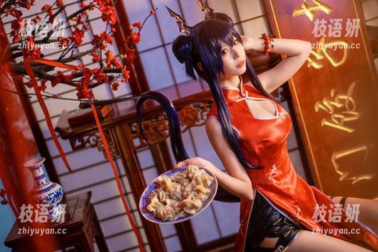 爱老师phd的写真系列，皮衣成了主角，我的目光不由自主停留。