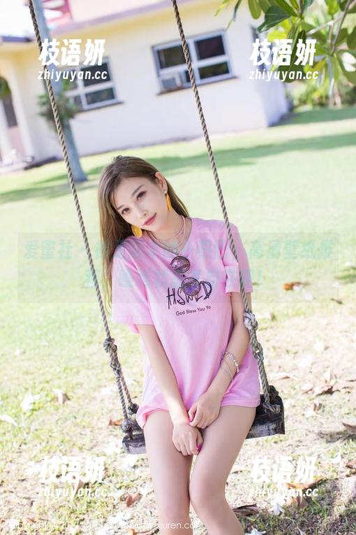 爱蜜社 - 裸足版本的小热巴，高清壁纸推荐，瞧瞧状态多自在啊！