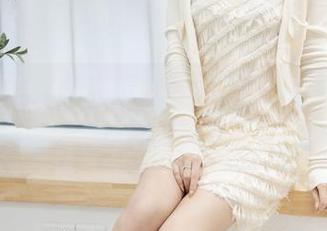 爱蜜社 – 这种高清灰丝，张思允是打算用眼神杀吗？