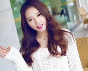 爱蜜社 – 方子萱分享办公室日常：如何把书桌变成私人乐园，职场压力一键清空！