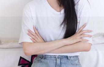 物恋传媒 – 小飞的美图资源，套装穿搭也太会抢眼了吧