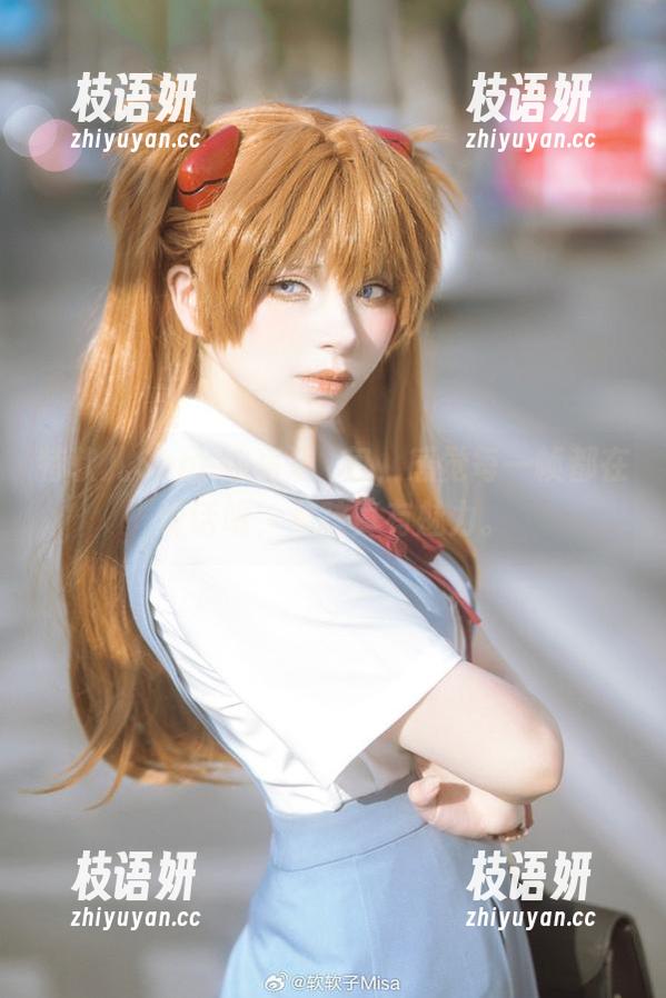 特软儿Sona的高清圖包，感觉每一帧都在说话呢，女孩真有魅力。