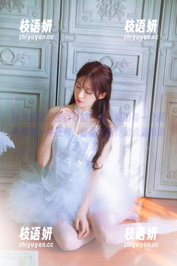 图片展现了王羽杉的日常，她的每一个眼神都是一种叛逃，作品把画外的点滴都讲了出来。