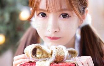 套图从头到尾都是王羽杉与黑色吊带的沉默对话，连我都开始沉迷。