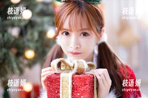 套图从头到尾都是王羽杉与黑色吊带的沉默对话，连我都开始沉迷。