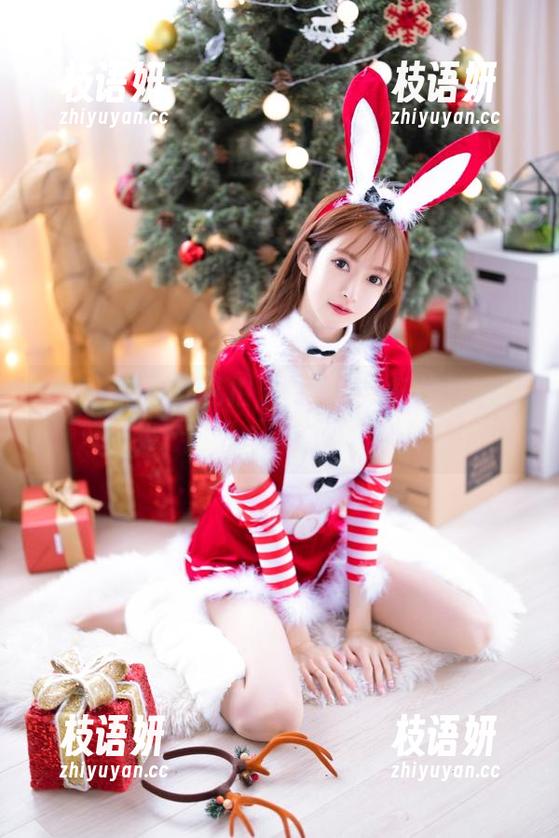 期待王羽杉的私拍，白色吊带好像开始与我产生“心灵沟通”了！