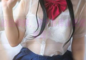 套图里的白烨烨，那个死库水更像是在召唤我？