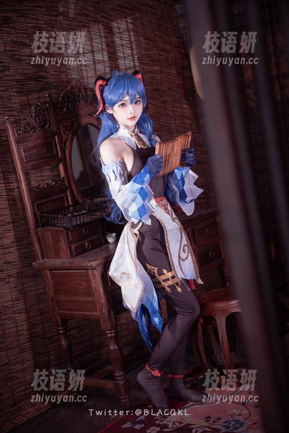 情不自禁想多看几眼，白莉爱吃巧克力的高清写真及她的小秘密。