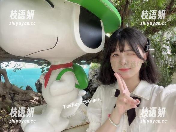 又一套黑丝写真，眼酱大魔王w真会挑选场景！