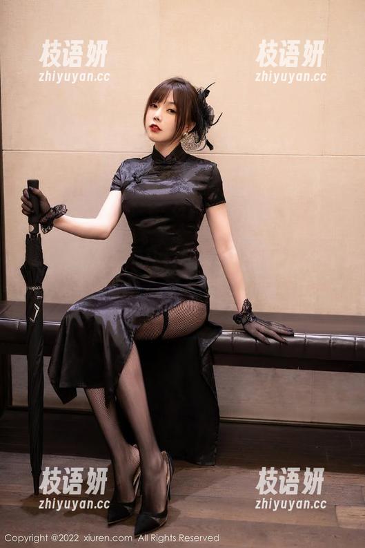 秀人网 - 最新更新！Mieko林美惠子把灰丝玩出了新花样，快来瞧瞧！