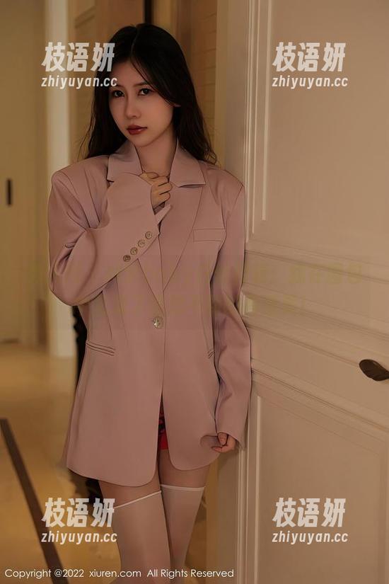 秀人网 - M梦baby白丝特辑：我在图包中发现了意想不到的高清美！