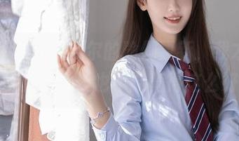 秀人网 – 看到允尔的瑜伽更新，我才发现，腿能这么长也不能弯得这么好？