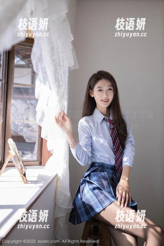 秀人网 - 看到允尔的瑜伽更新，我才发现，腿能这么长也不能弯得这么好？