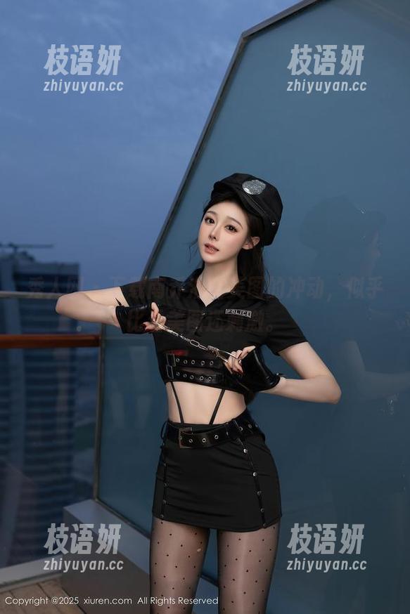 秀人网 - 下载南乔浴室美图的冲动，似乎比看美图还刺激。