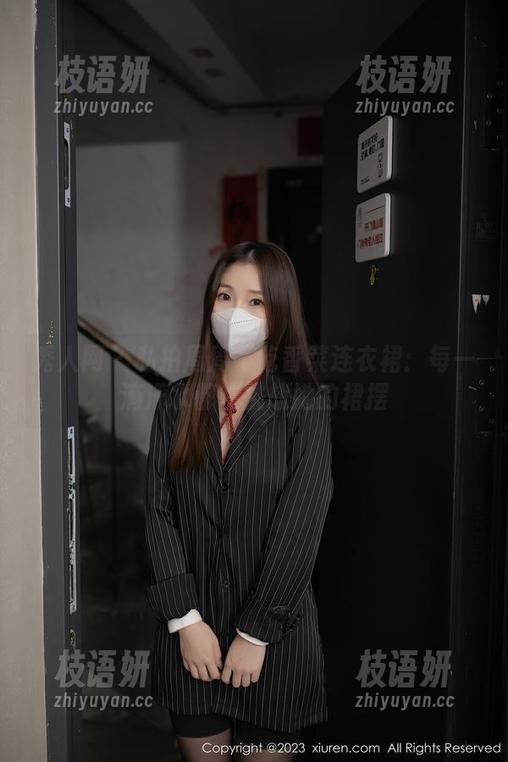 秀人网 - 私拍周周不吃香菜连衣裙：每一滴汗水都在挑战她的裙摆