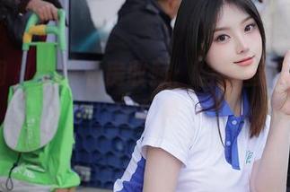 秀人网 – 学妹私房收藏：当小蛮腰lvy化身女神