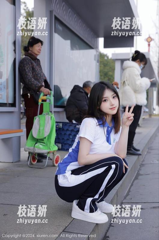 秀人网 - 学妹私房收藏：当小蛮腰lvy化身女神