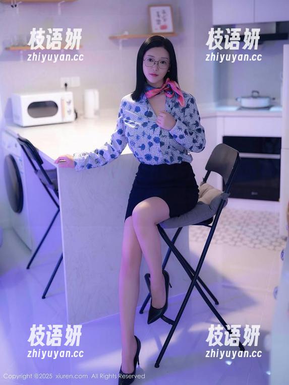 秀人网 - 每一寸的努力都在高清作品中，大腿之美，飘逸得就像小逗逗走错了时空。