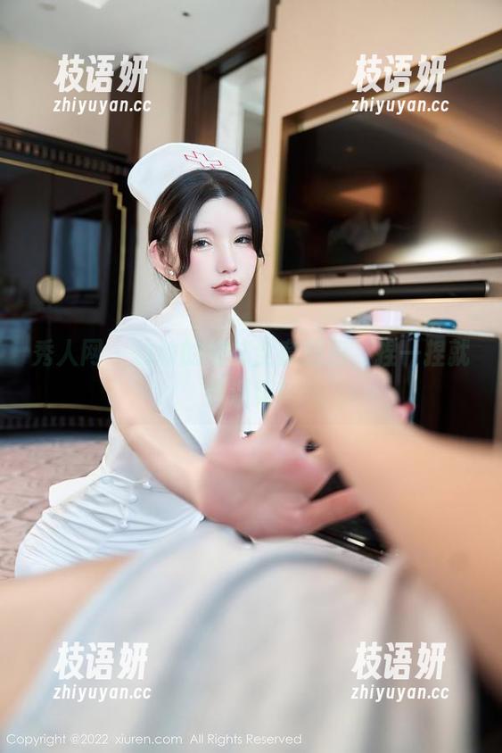 秀人网 - 幼幼的棉袜全套图包，捏一捏就是温柔！