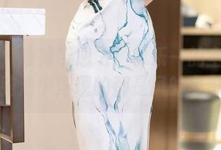 秀人网 – 短裙带您飞！林乐一的全集原图，脑海中浮现的都是风的身影…