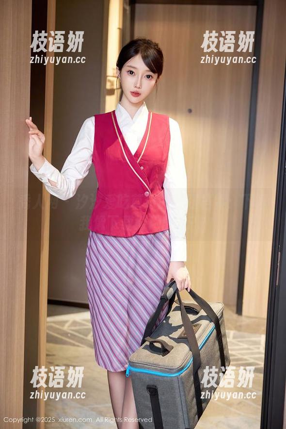 秀人网 - 汐汐爱吃草莓的长腿档案：下载我像下载好用的APP