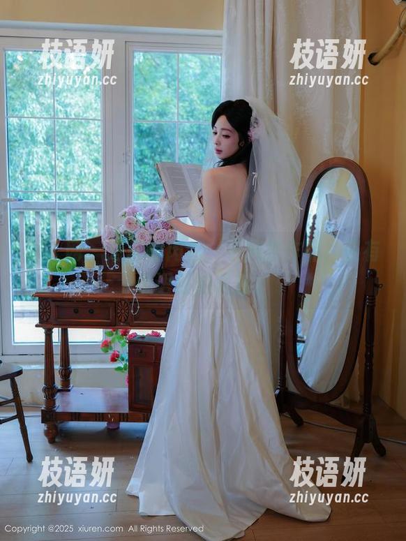 秀人网 - 爱酱里肉丝，不只是作品，还有低语般的诱惑。