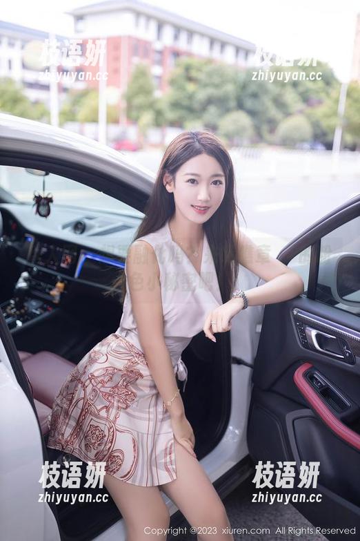 秀人网 - 想要融化吗？来瞧瞧章芃芃的粉色小秘密吧！