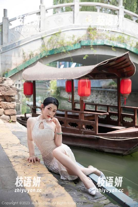 秀人网 - 绮里嘉Ula的私拍：白衬衫有多“随便”？