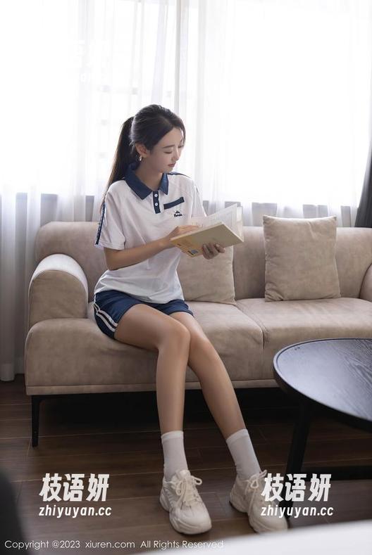 秀人网 - 绯月樱的连衣裙，快来免费拿图集，别说我没提醒哦！