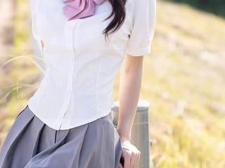 秀人网 – 软软子带你玩“浴缸全套”：用清水和泡沫造梦，快来看看吧！