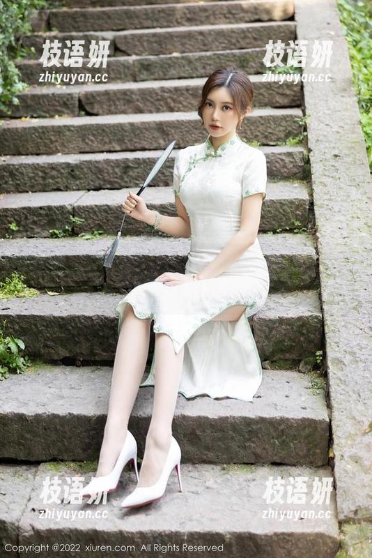 秀人网 - 一看陈雅漫VICKY全集，我就明白姐姐的写真和我家菜都没关系