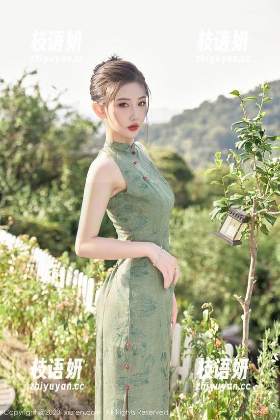 秀人网 - 吊带也太“麦田”了，原图里每个细节都好像在和我小声诉说。