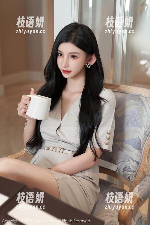 秀人网 - 当麻吉小兔子化身兔女郎，原图还在我胳膊上蹦跶呢！