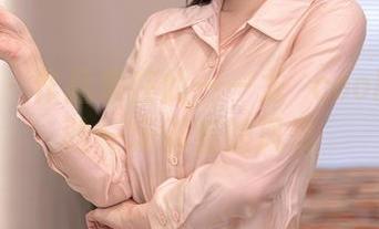 秀人网 – 作品集在此——龙籹cool带你体验一场御姐的风暴