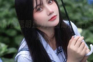 秋山AkI的透明魅力，图册里藏了多少小心机？