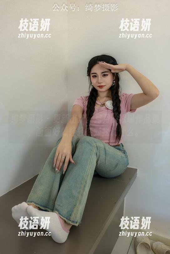 绮梦摄影 - 更新出炉：月月的透明作品集，画面好像轻轻在对我说什么。