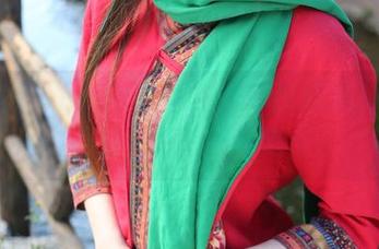 美媛馆 – nova李雅在线写真展示：制服的背面，有时候更吸引。