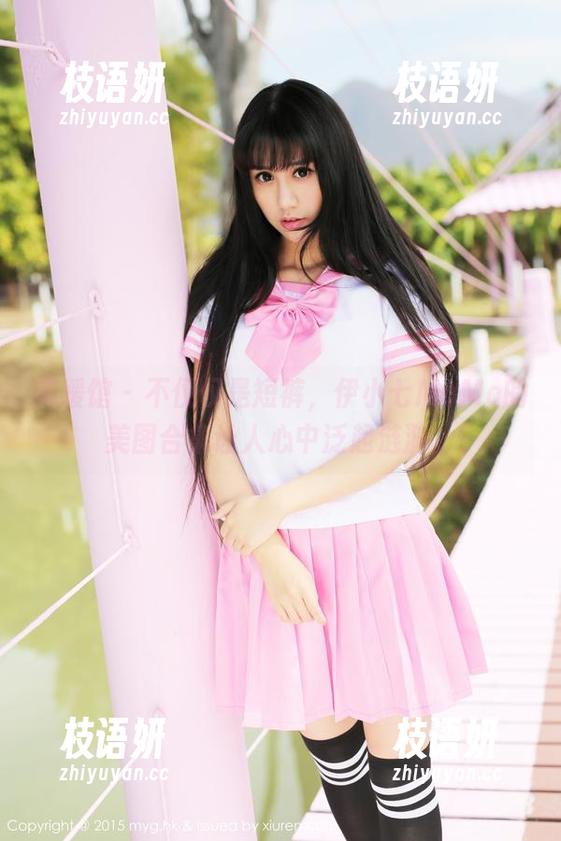 美媛馆 - 不仅仅是短裤，伊小七MoMo的美图合集让人心中泛起涟漪。