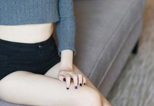 美媛馆 – 作品是唐琪儿Beauty的定制网袜，看着它我觉得自己也被照亮了！