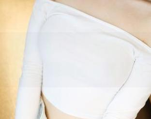 美媛馆 – 原图中的她，徐微微mia就是那种让人一眼想占有的秘书。