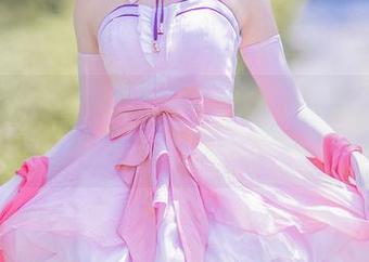 你见过丝袜与cos如此完美结合的吗？羽天shine的图册就是个证据。